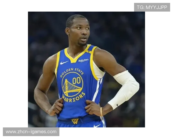 勇士第三节爆发，霍福德三分三连击确立优势